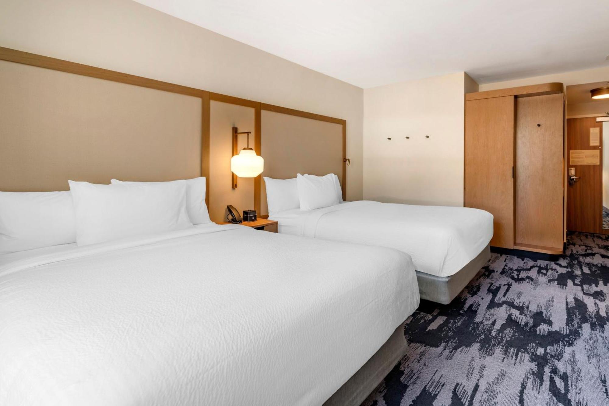 Fairfield By Marriott & Hotel