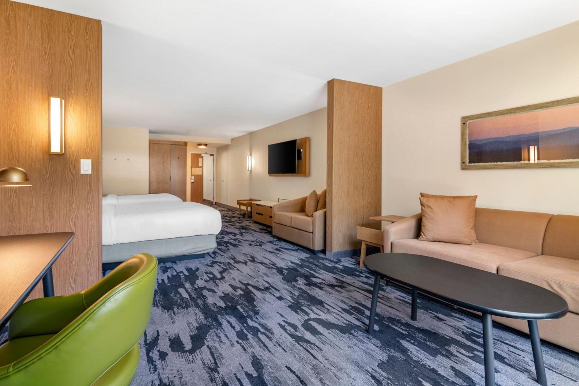 Fairfield By Marriott & Hotel